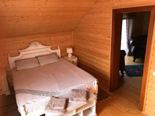 Гостевой дом Садыба Валерча Яремче Люкс с балконом-5