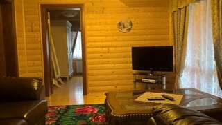 Гостевой дом Садыба Валерча Яремче Люкс с балконом-5