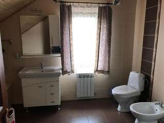 Гостевой дом Садыба Валерча Яремче Люкс с балконом-11